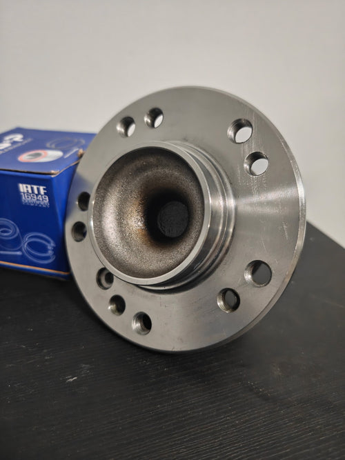 Close-up of an E9X multi-PCD hub face and mounting holes